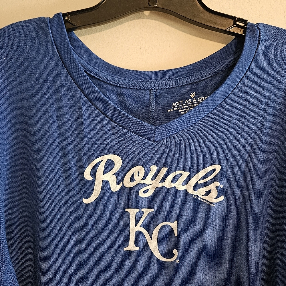 Size Medium Womens Soft as a grape Kansas City Royals blue sweater - Picture 4 of 5